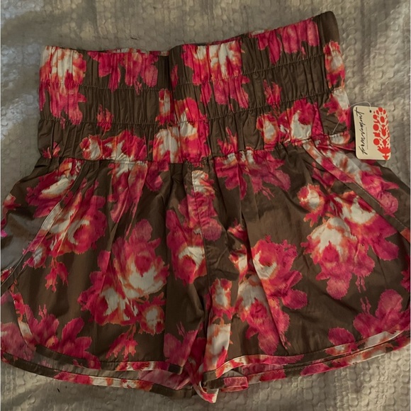 NWT FREE PEOPLE FP MOVEMENT The Way Home Shorts In Military Rose Combo sz Small - Picture 3 of 6